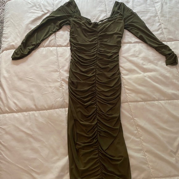Midi, rouched, 3/4 sleeve dress - Picture 1 of 3